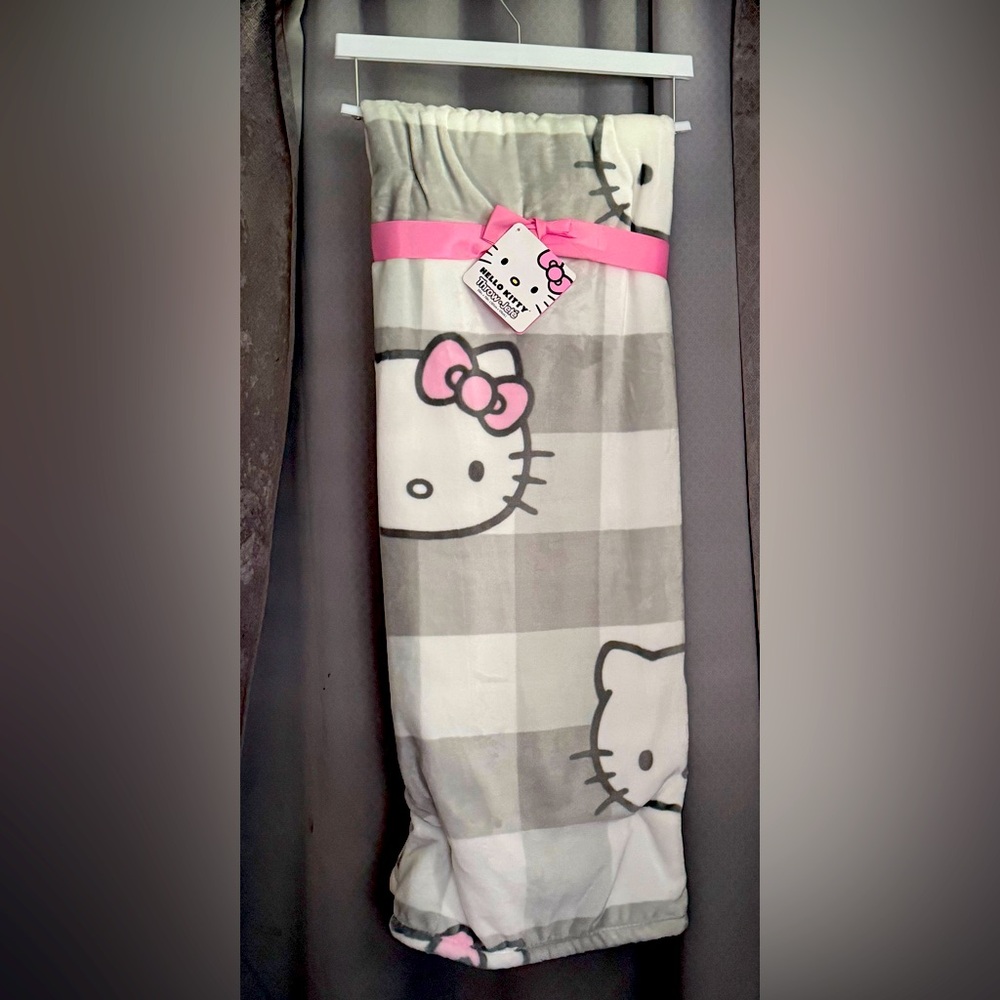 HELLO KITTY Gray PLAID Throw Blanket 50”x70”
